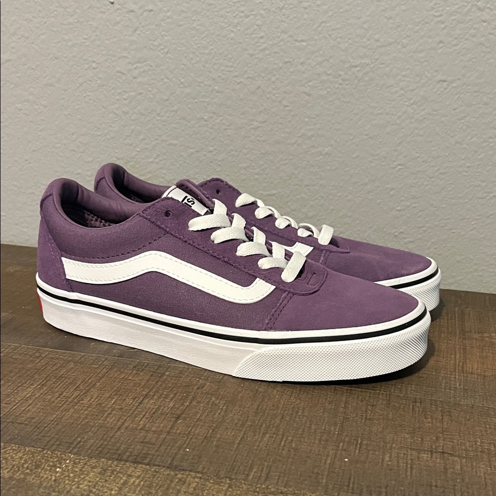 Vans Casual Sneaker Women’s 6